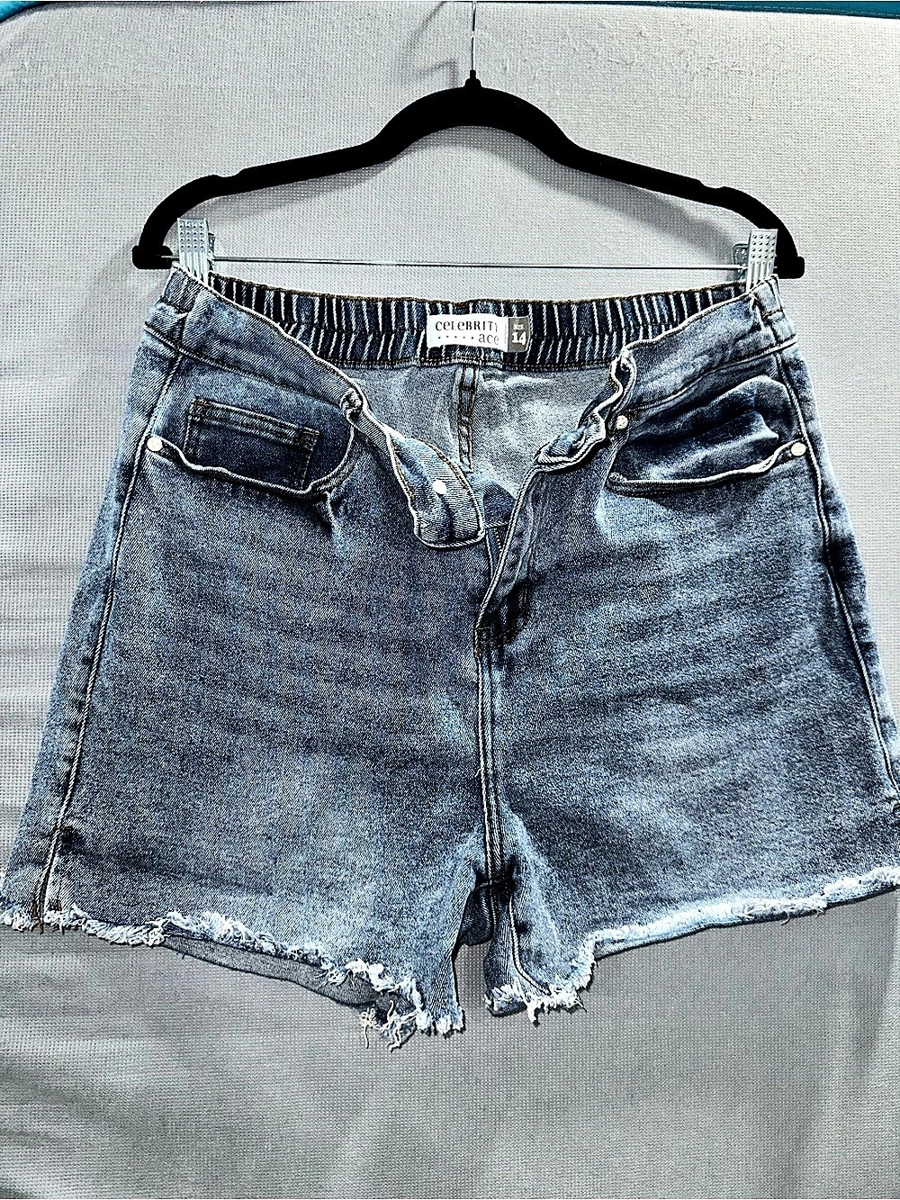 Celebrity Ace Women's Denim Jean Shorts Size 14